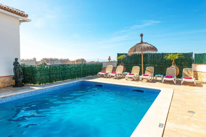 Villa El Olivar by Villa Plus - image 11