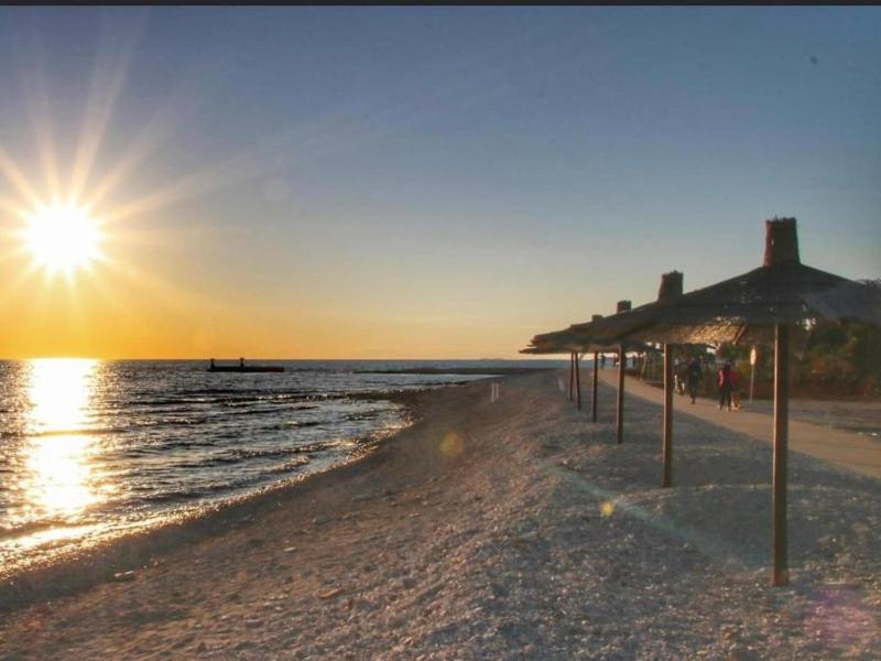 Apartment 100m from the beach - image 20