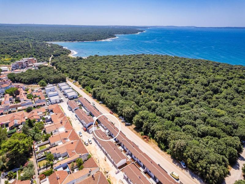 Apartment 100m from the beach - image 19