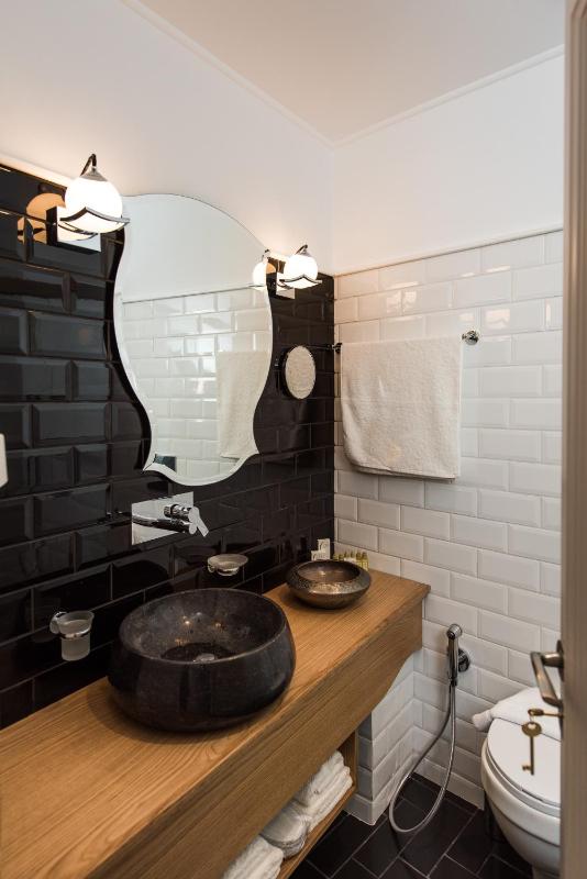 Classic Room with Hot Tub image 1