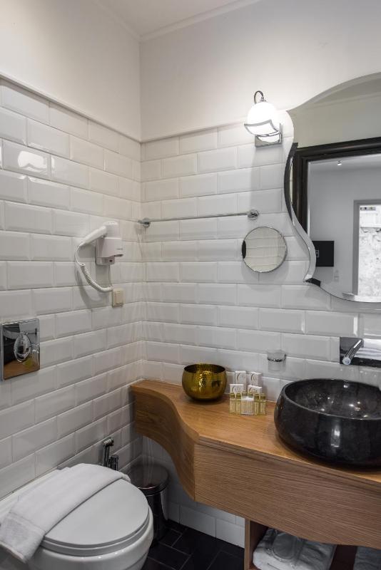 Classic Room with Hot Tub image 2