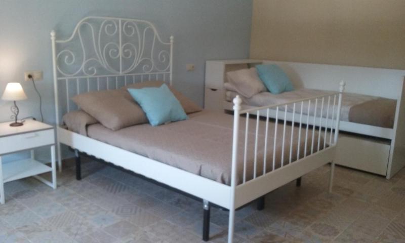 Eight-Bedroom House image 2