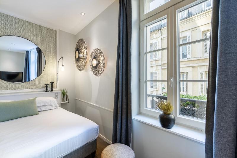Superior Double Room image 3