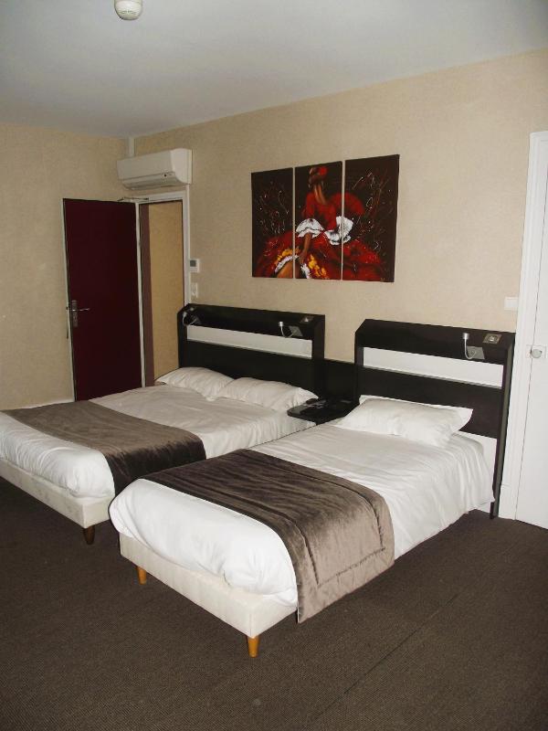 Comfort Triple Room image 4