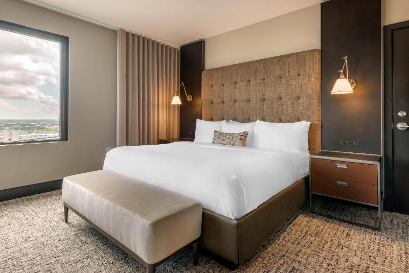 Cambria Hotel Houston Downtown Convention Center - image 41
