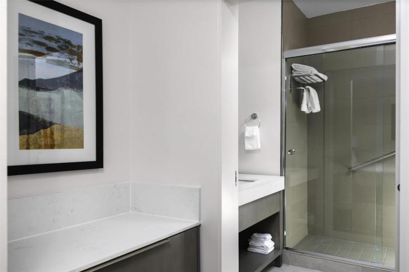 King Room image 4