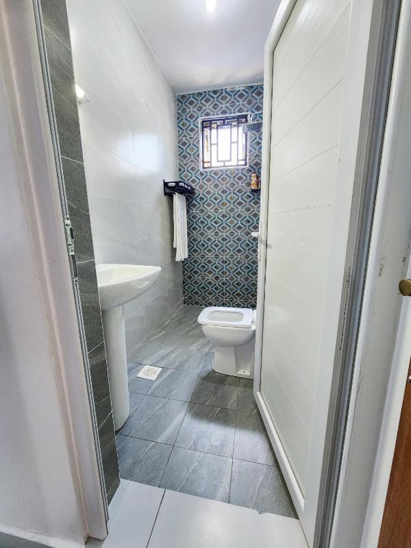 Three Bedroom Apartment Nyali 4 bedspool and walking distance to the beach - image 6