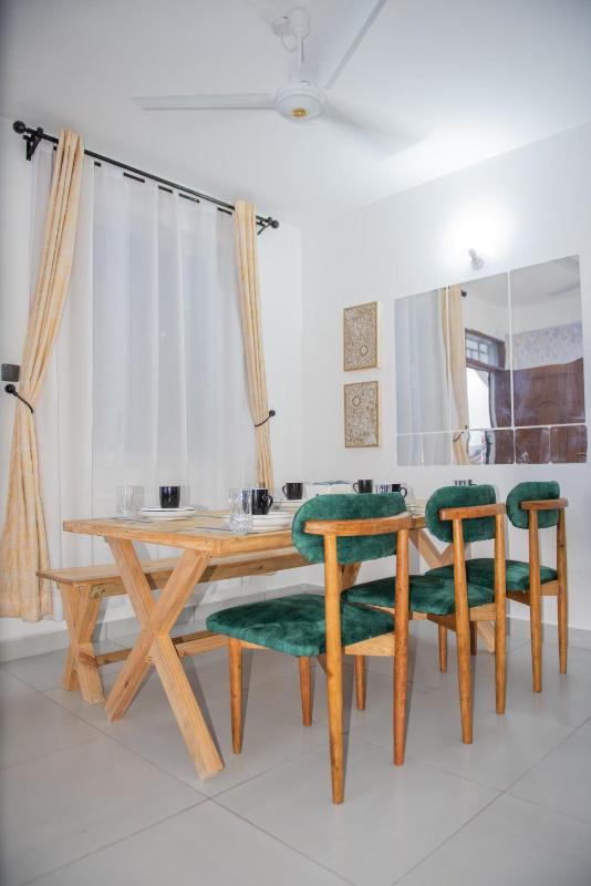 Three Bedroom Apartment Nyali 4 bedspool and walking distance to the beach - image 14