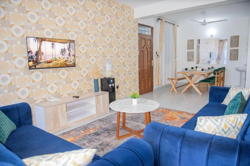 Three Bedroom Apartment Nyali 4 bedspool and walking distance to the beach - image 13