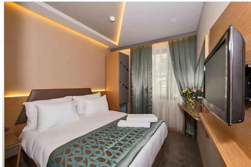 Economy Double or Twin Room image 4