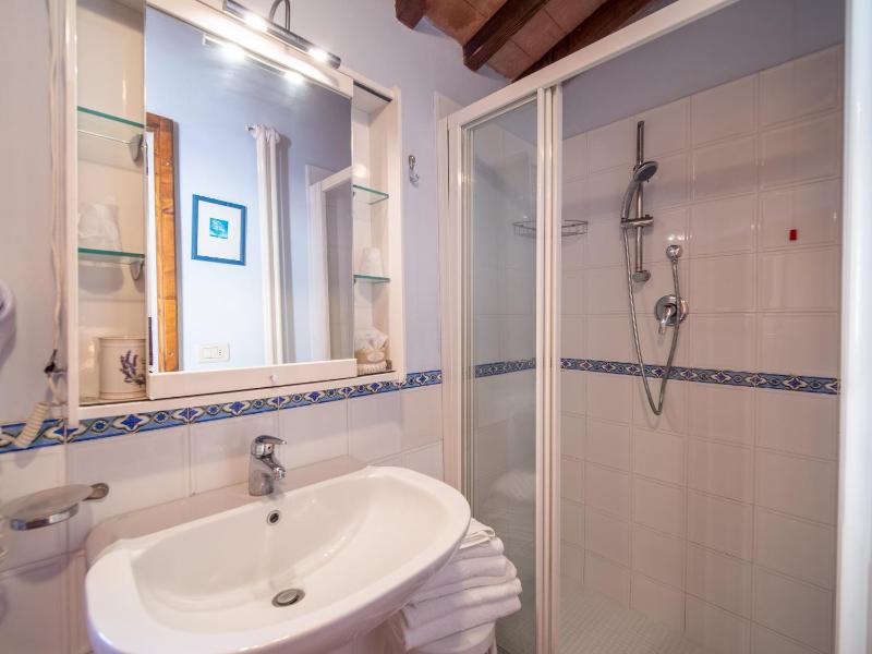 Double or Twin Room image 2
