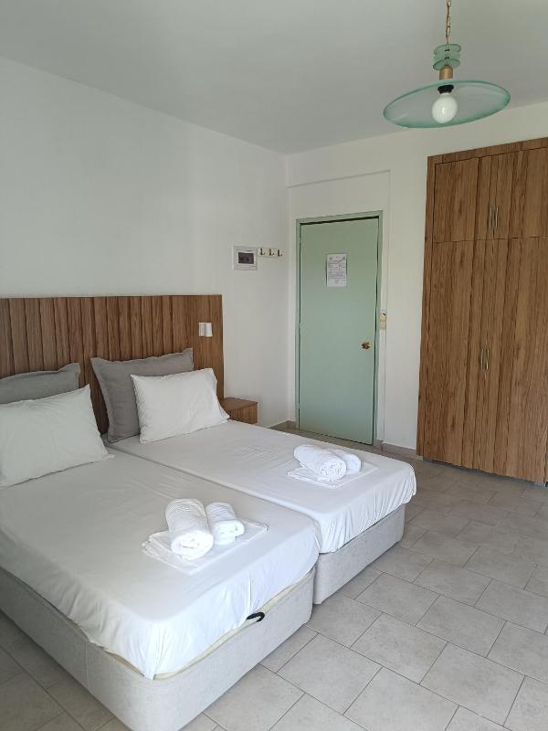 Double Room with Mountain View image 3
