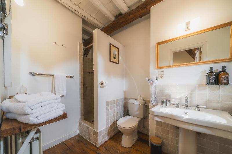 Deluxe Double Room image 3