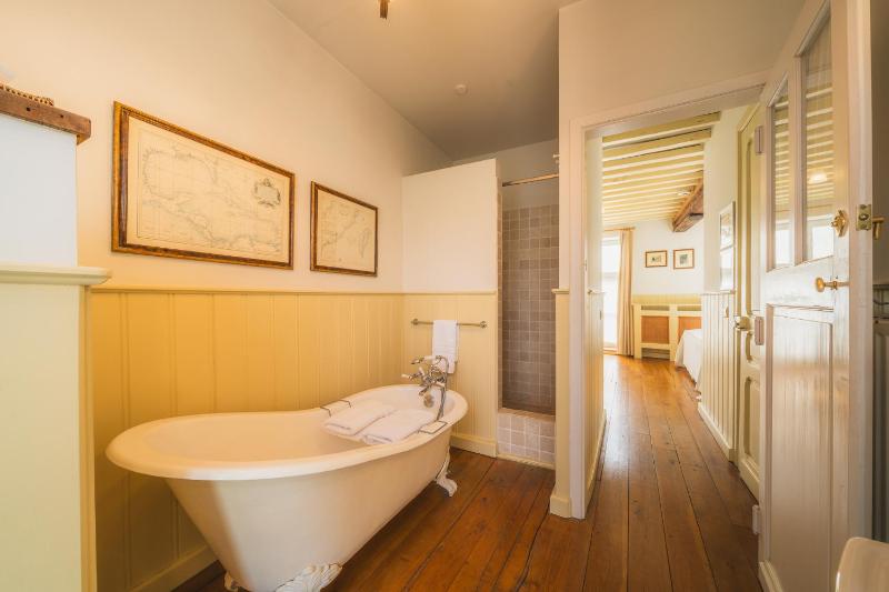 Superior Double Room image 3
