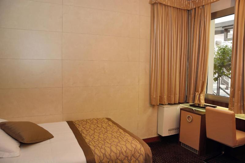 Single Room image 1
