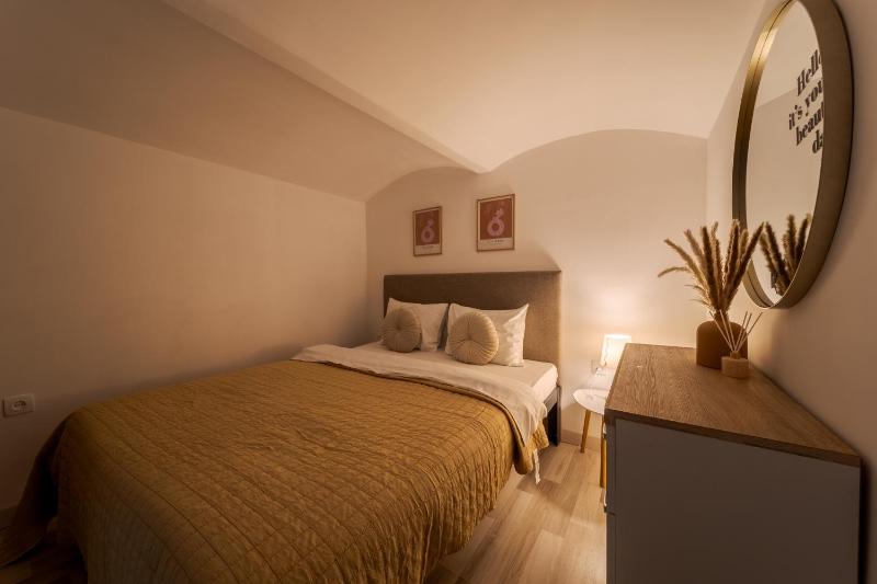 Teatralna apartment with terrace - image 1