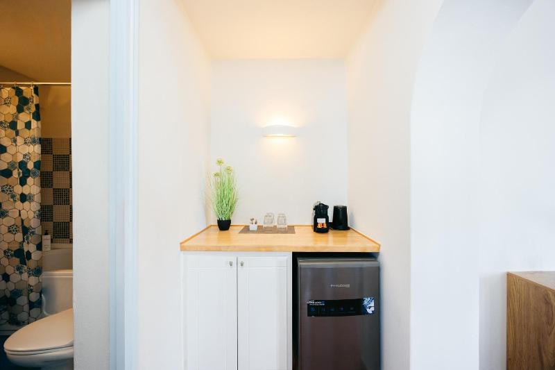 Superior Suite with Caldera View image 3
