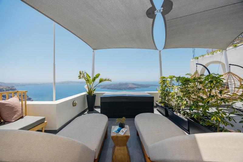 Sunset Suite with Hot Tub image 1