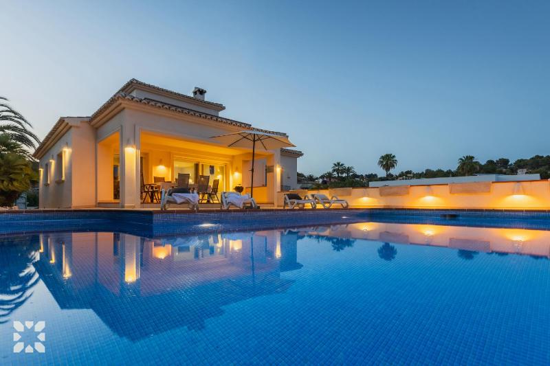 Villa Baladrar by Abahana Villas - image 1