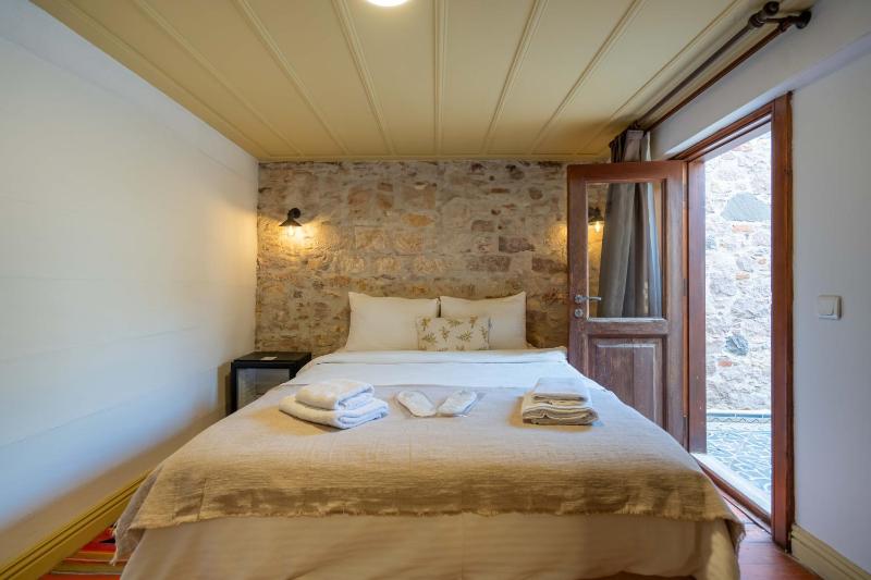 Family Suite with Balcony image 4
