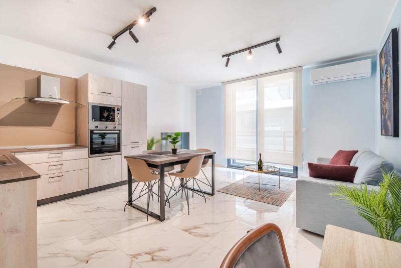 Stylish 2BR Escape in St Julians by Buena Vista - image 12