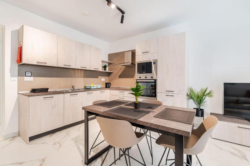 Stylish 2BR Escape in St Julians by Buena Vista - image 14