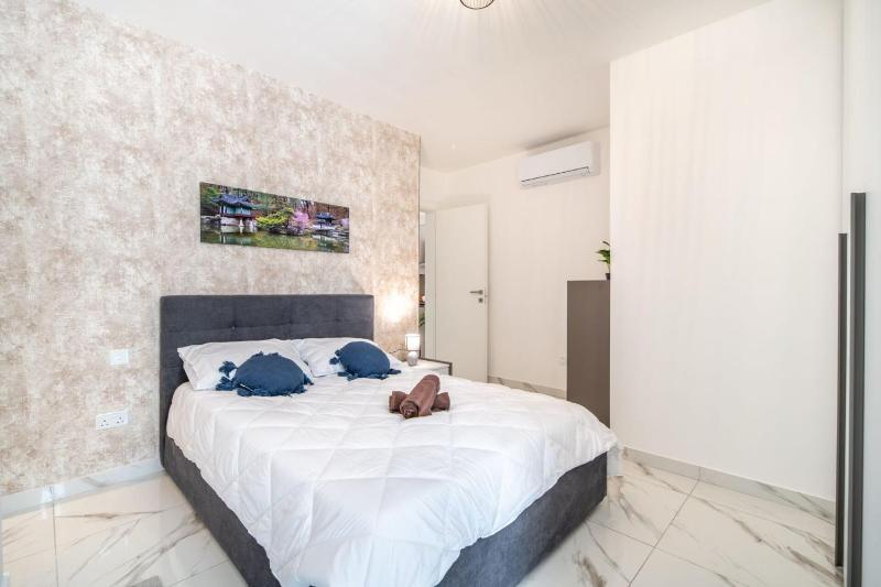 Modern 2BR Escape in St Julians by Buena Vista - image 14