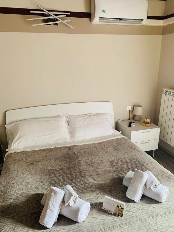 Double Room with Balcony image 1