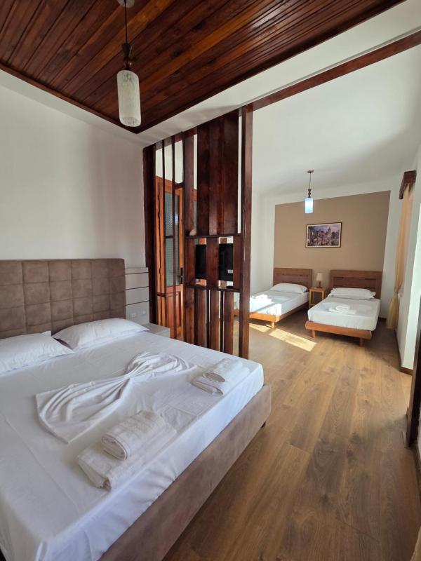Antique House Muradie - image 1