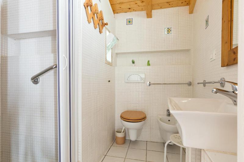 One-Bedroom Apartment image 2