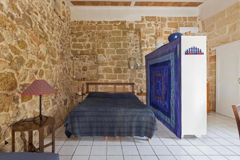 One-Bedroom Apartment image 3