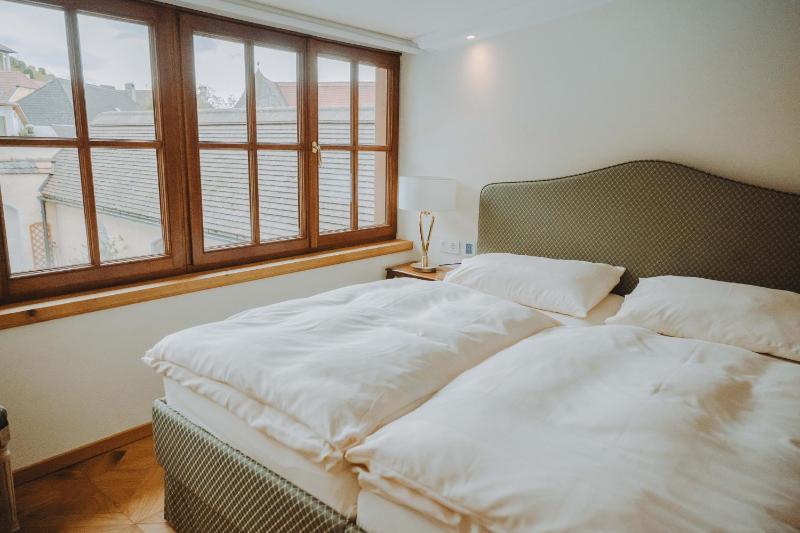 Suite with Balcony image 3
