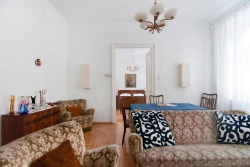 Grand Central 2BR Apartment - image 13