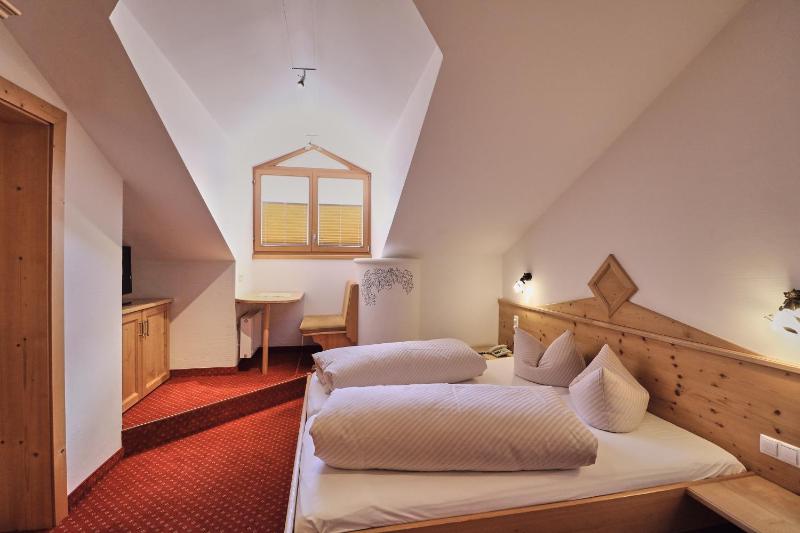 Double Room image 3