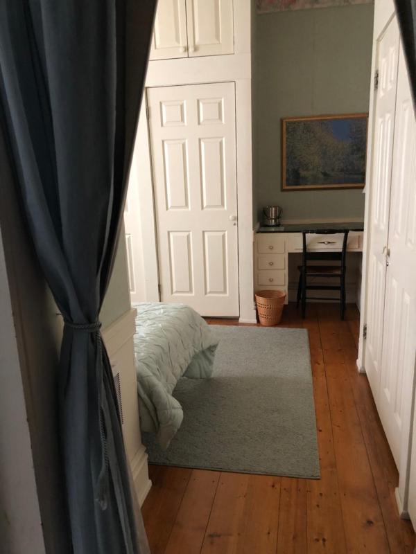 Deluxe Family Suite image 4