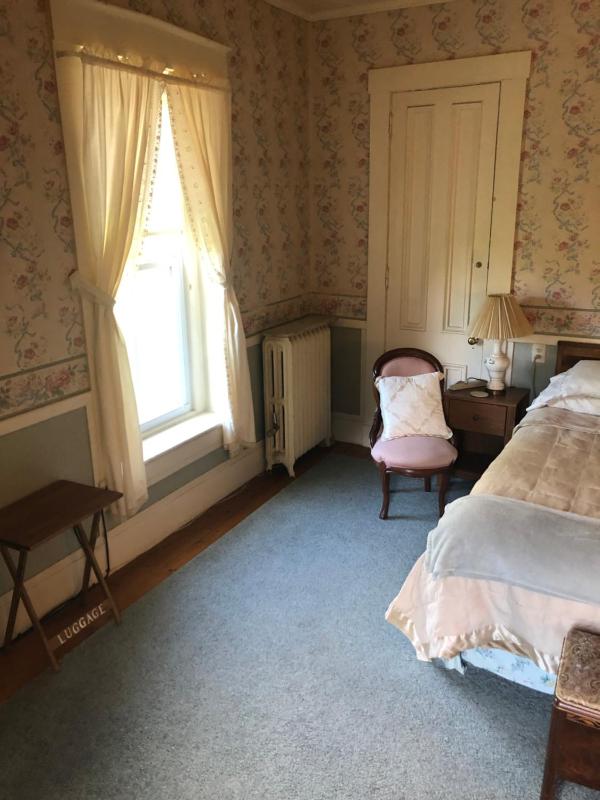Deluxe Family Suite image 3