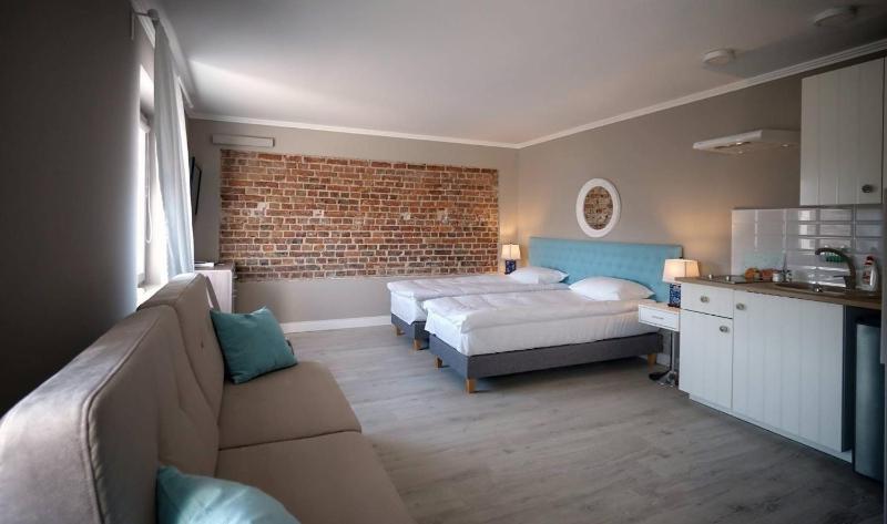 Deluxe Double Room with Extra Bed image 2