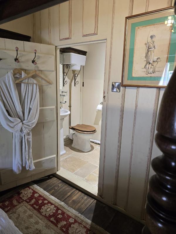 Deluxe Double Room with Shower image 1