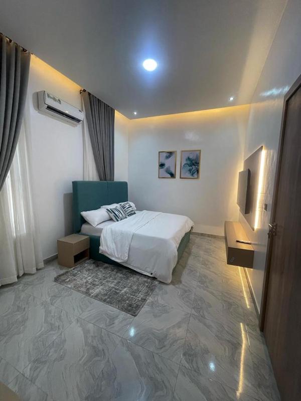 Goldenstays - image 2