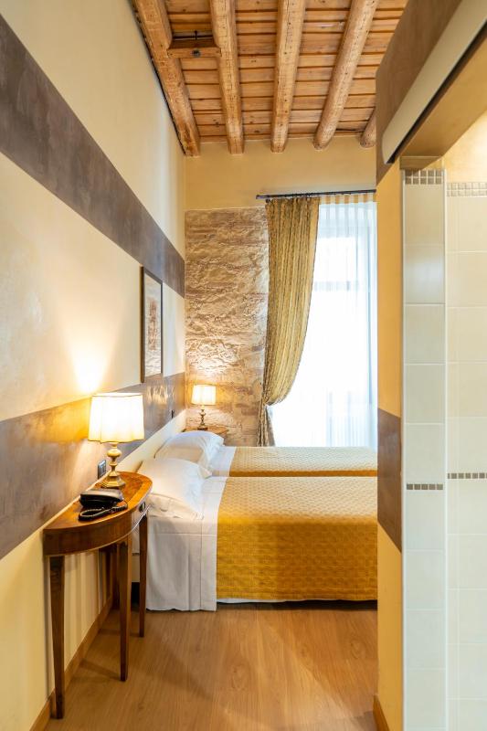 Superior Double Room image 1