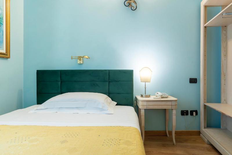 Single Room image 1