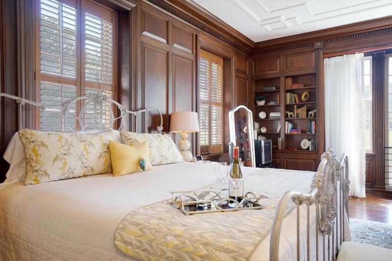 Superior King Room image 2