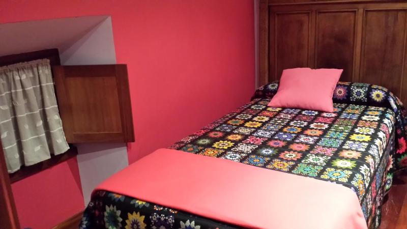 Single Room image 3