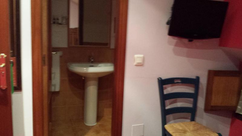 Single Room image 2
