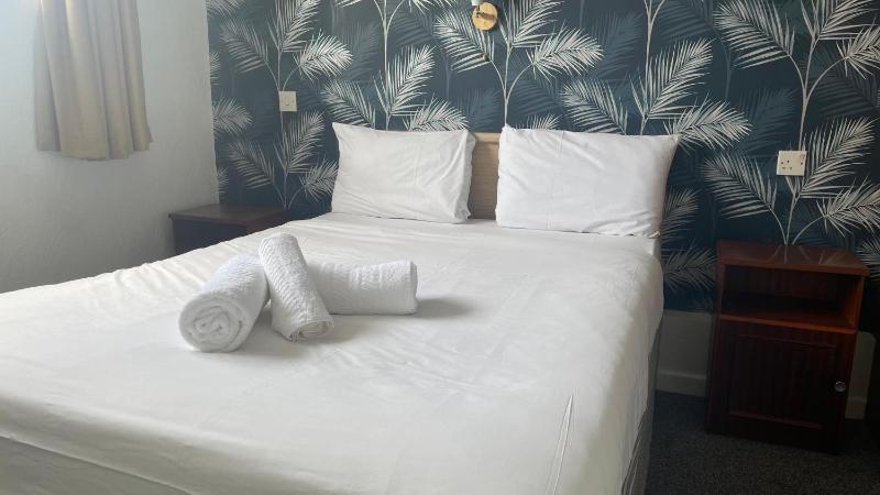 Deluxe Double Room with Sea View image 3