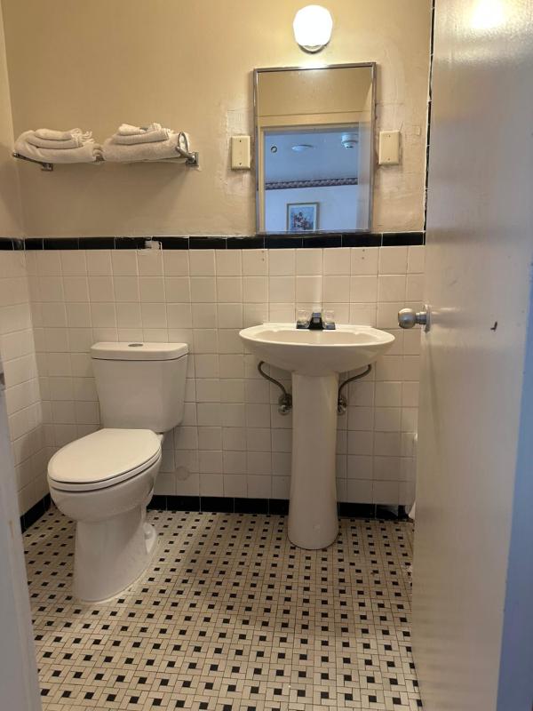 Standard King Room - Non-Smoking  image 2