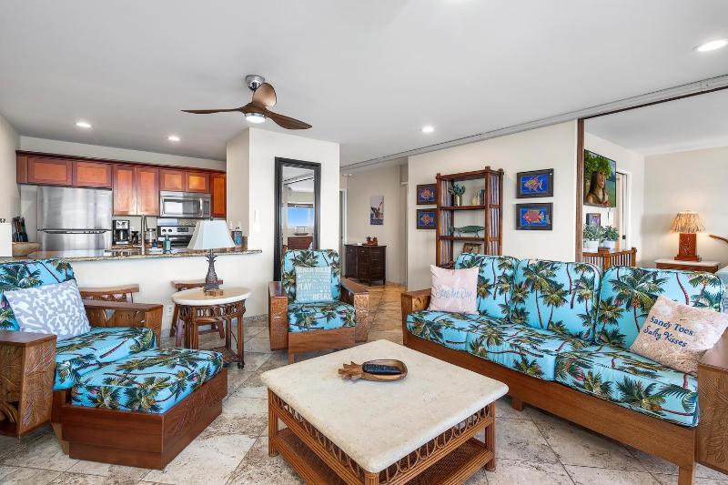 Banyan Tree 301: Oceanfront 2/2 Remodeled with AC - image 31