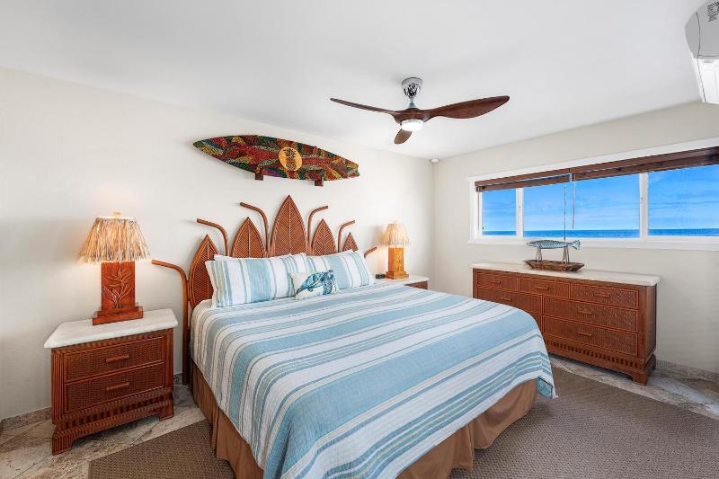 Banyan Tree 301: Oceanfront 2/2 Remodeled with AC - image 20