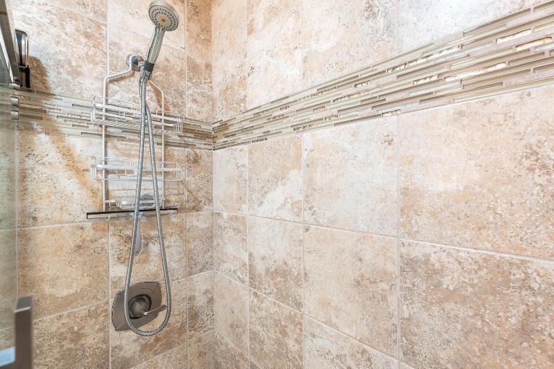 Banyan Tree 301: Oceanfront 2/2 Remodeled with AC - image 24