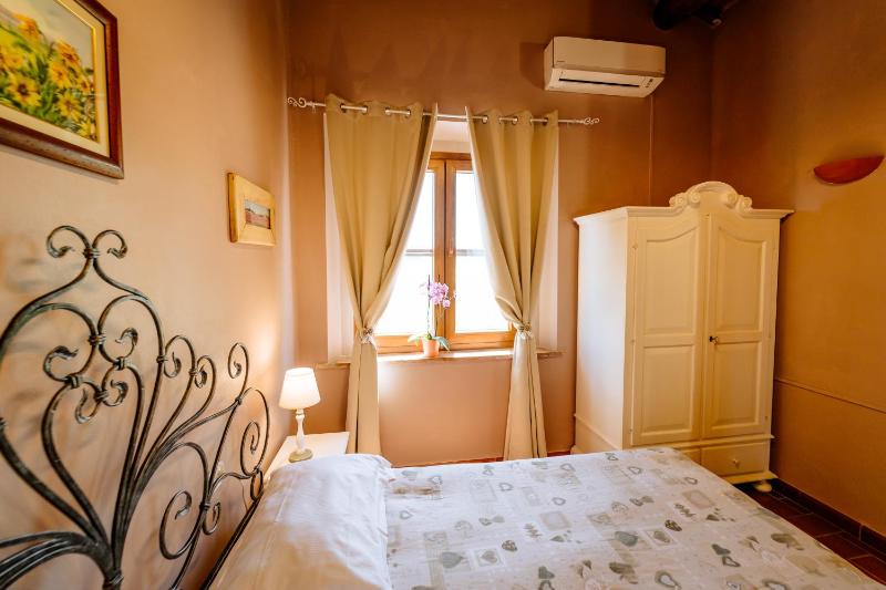 Deluxe Triple Room image 2